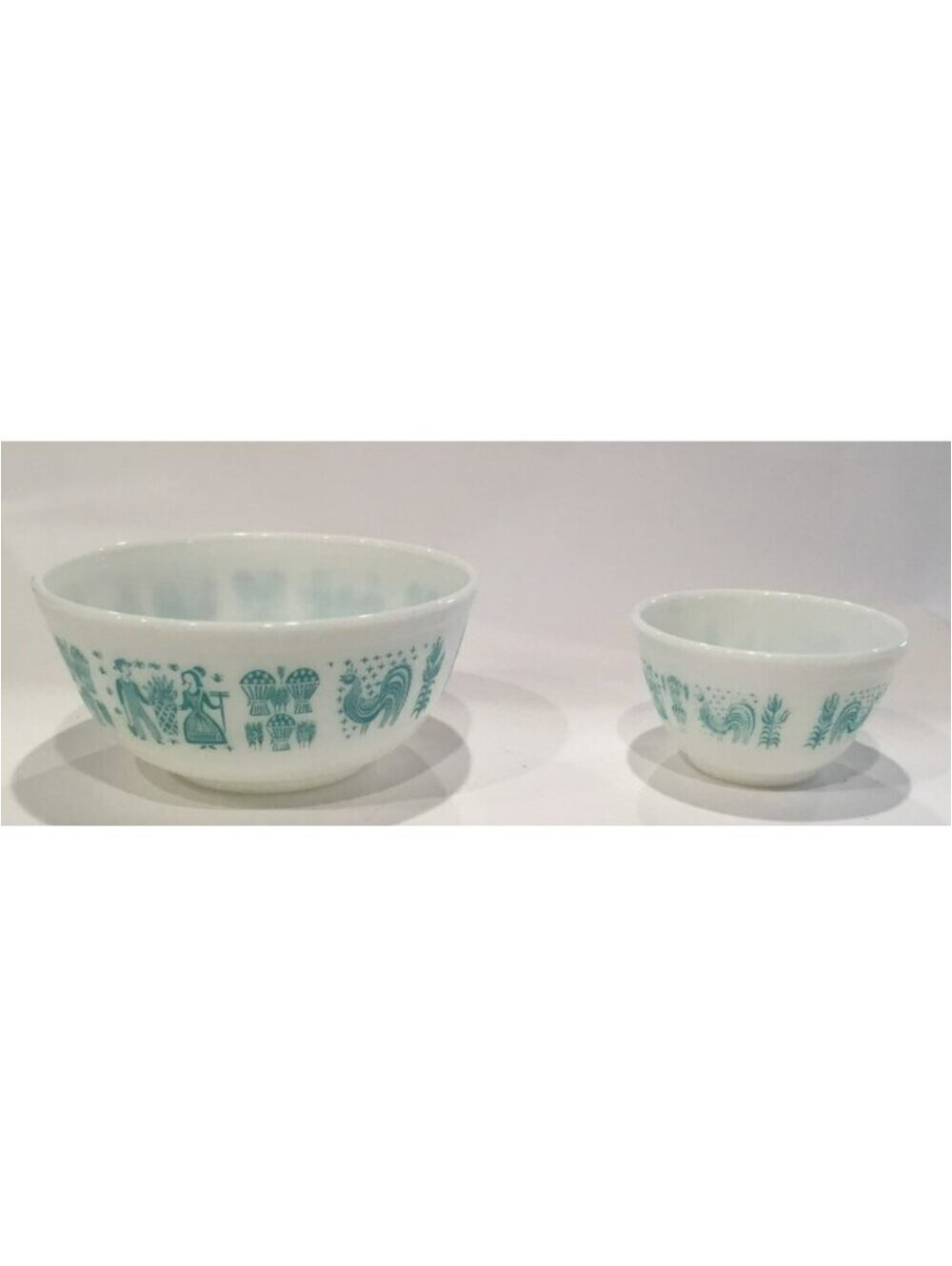 Set of 2 Pyrex White & Blue Amish Butter Print Mixing Bowls. Sz 401 and 403 USA